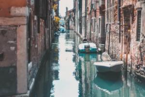 市井烟火与文旅新场景的融合共生——基于菜市场文旅化场景焕新路径的实证研究