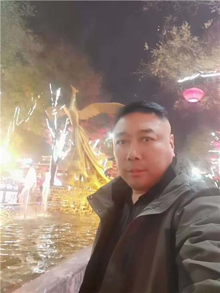 郝江华：爱的走着